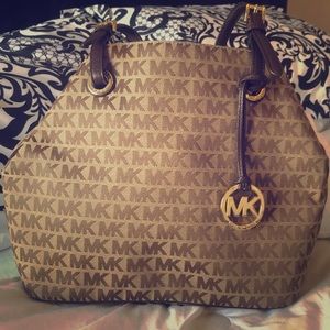 Micheal Kors jet-set tote